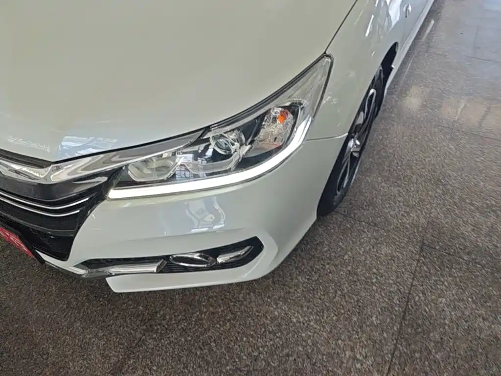 Honda Accord 2017 — фото 24