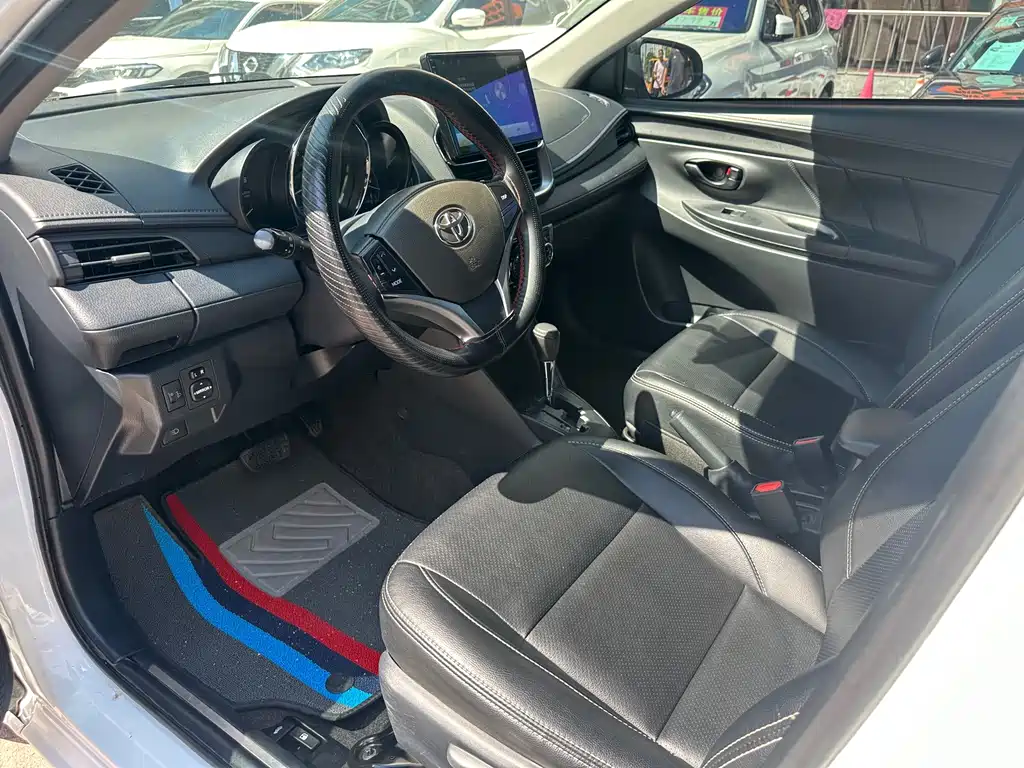 Toyota Yaris L 2020 — фото 7