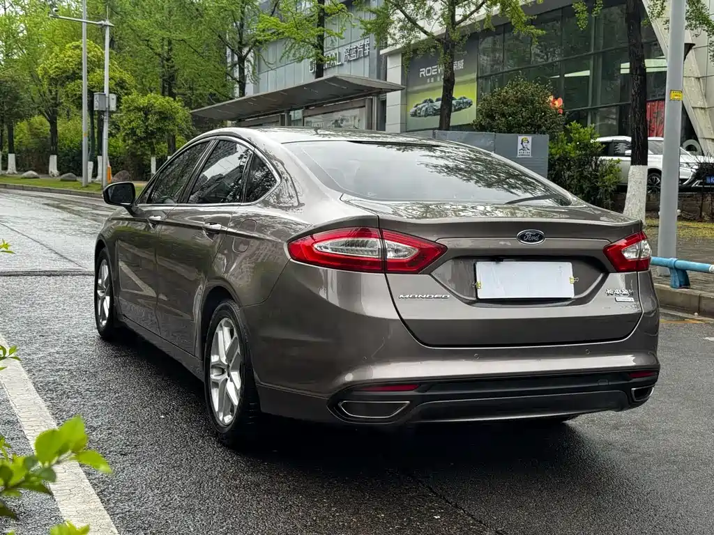 Ford Mondeo 2016 — фото 23