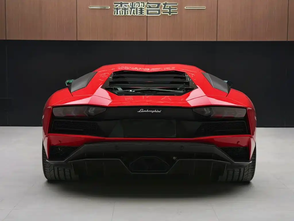 Lamborghini Aventador 2017 — фото 8