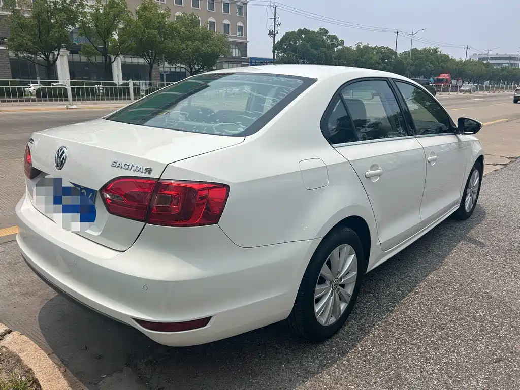 Volkswagen Sagitar 2014