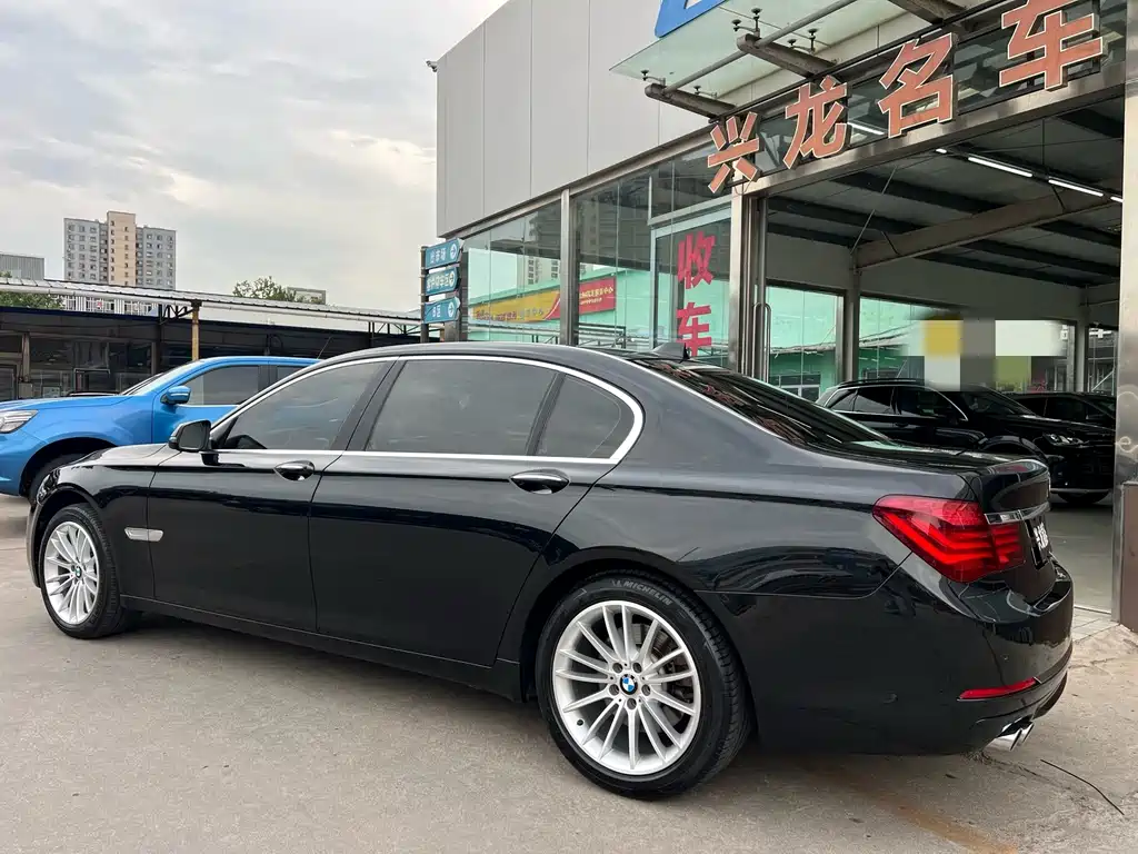 BMW 7 Series 2015 — фото 14