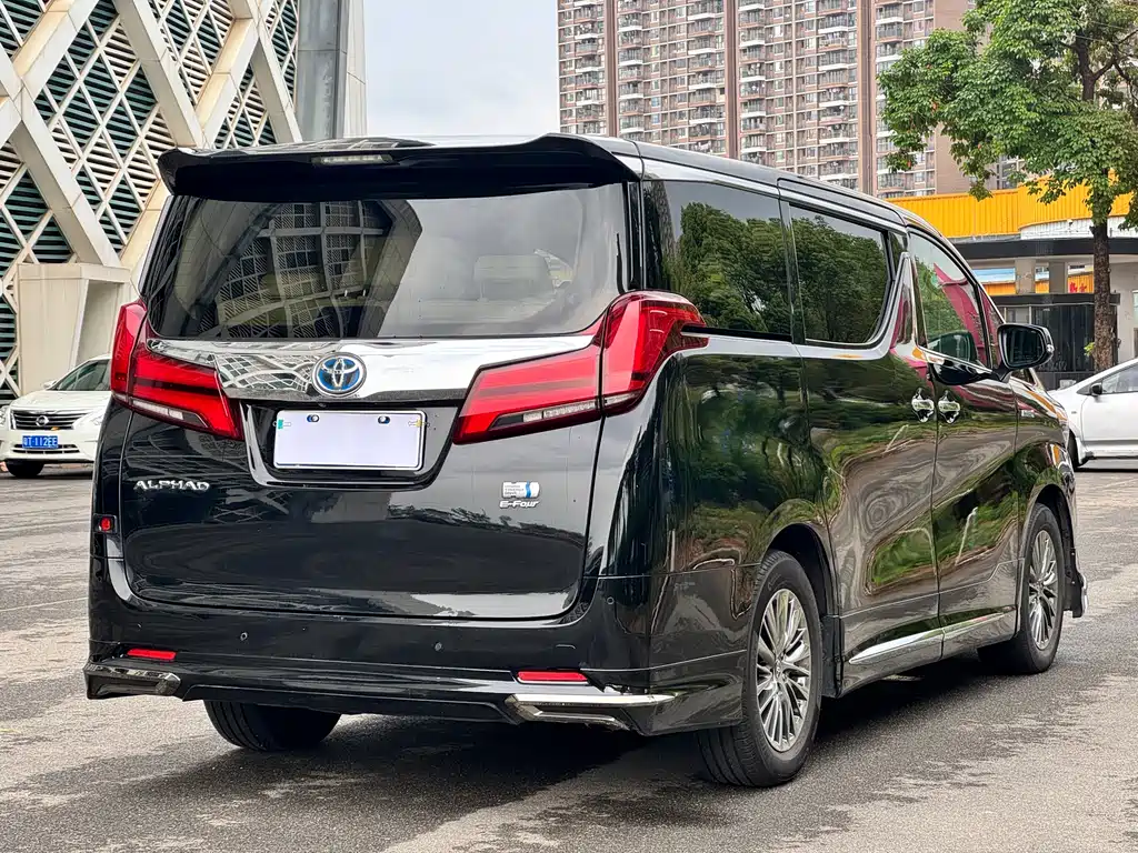 Toyota Alphard 2020 — фото 11