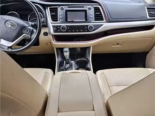 Toyota Highlander 2016 — фото 10