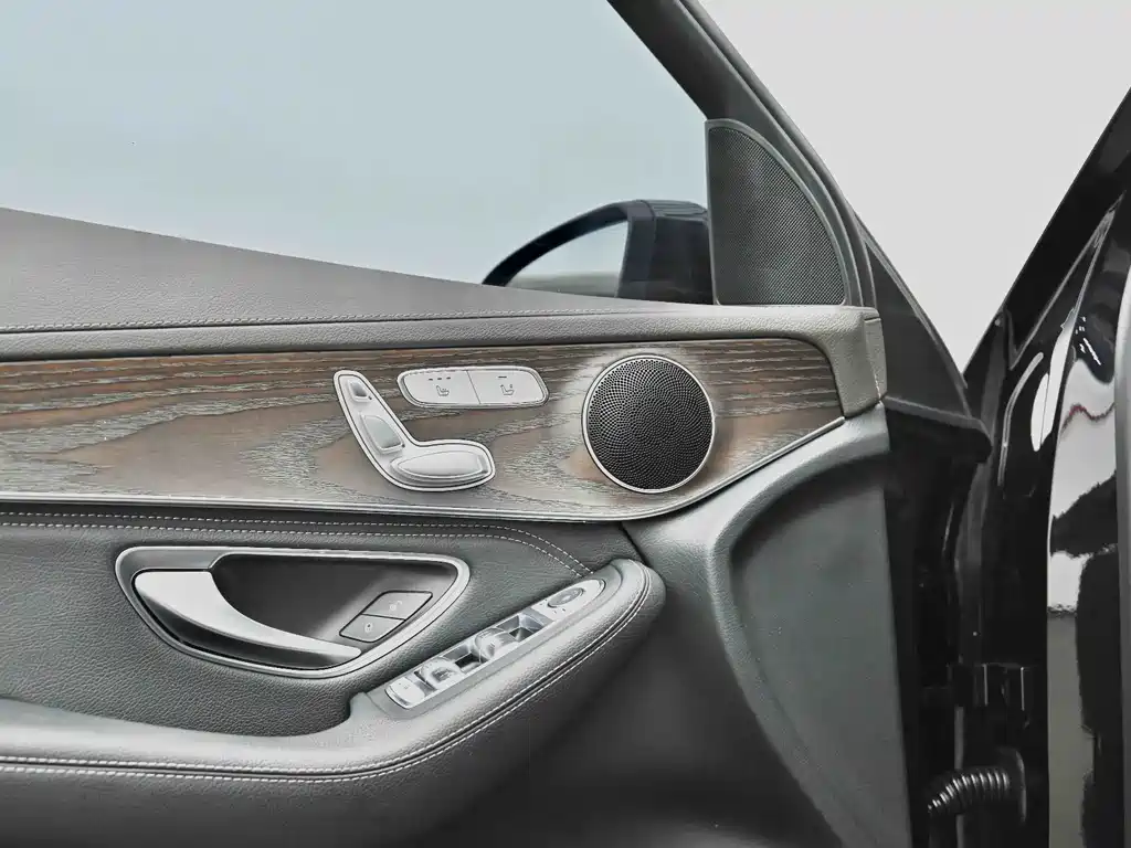 Mercedes-Benz GLC 2020 — фото 15