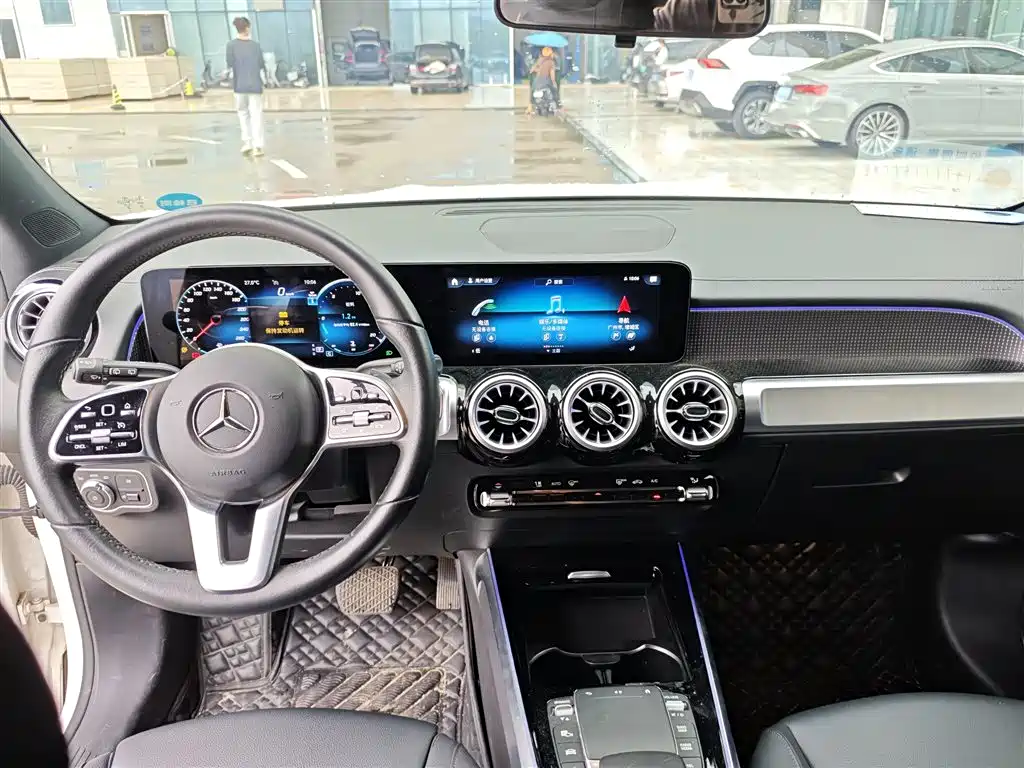 Mercedes-Benz GLB 2023