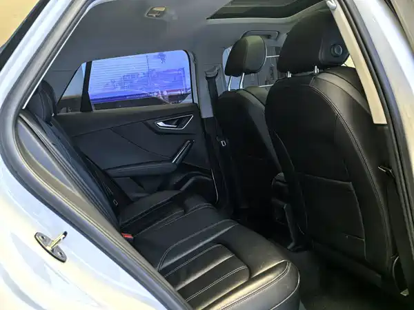 Audi Q2L 2023