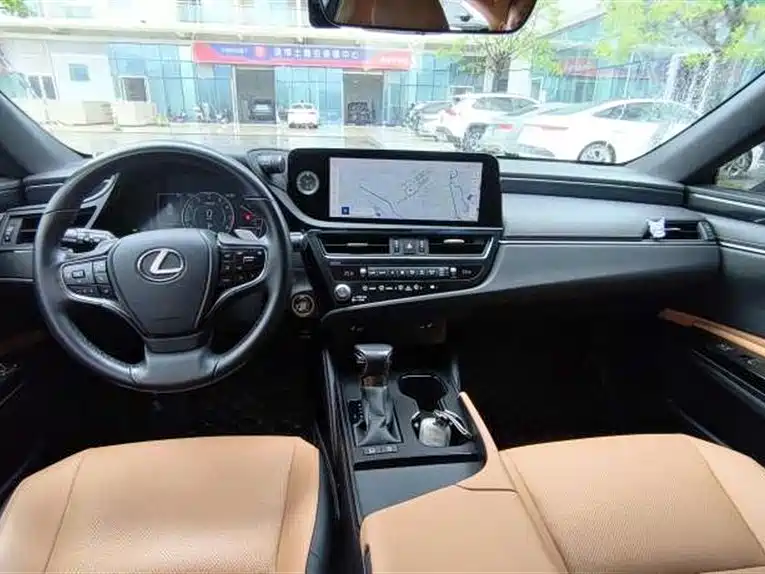 Lexus ES 2023 — фото 7