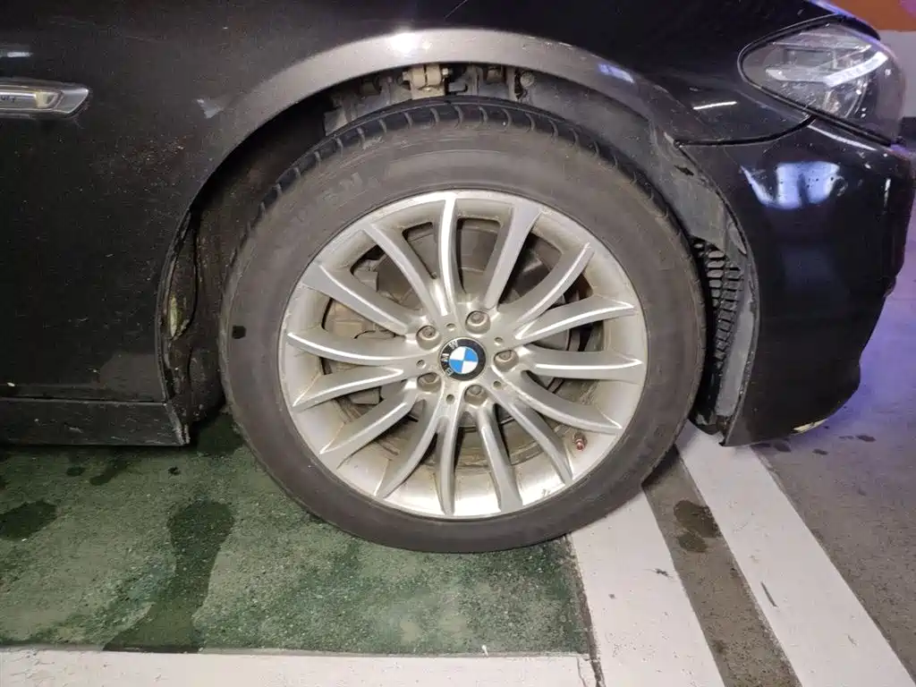 BMW 5 Series 2015 — фото 8