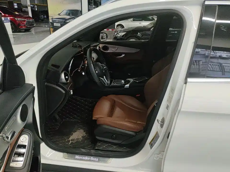 Mercedes-Benz GLC 2021