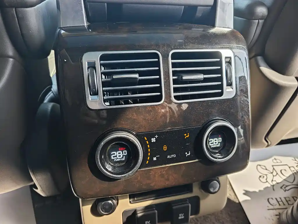 Land Rover Range Rover 2020 — фото 12