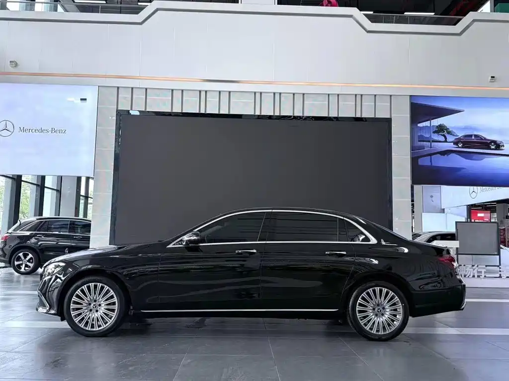 Mercedes-Benz E-Class 2023 — фото 3