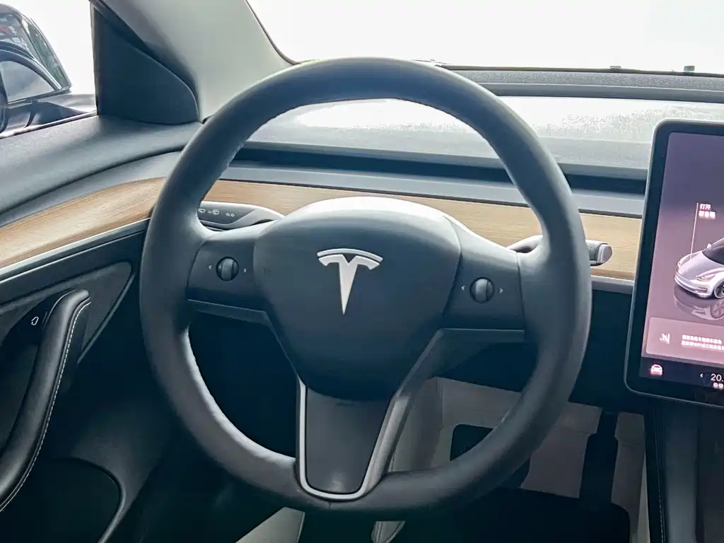 Tesla Model 3 2022 — фото 10