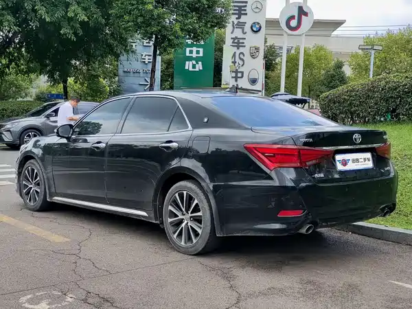 Toyota Crown 2019