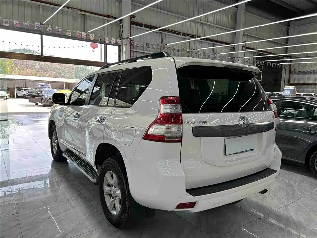 Toyota Prado 2016 — фото 6