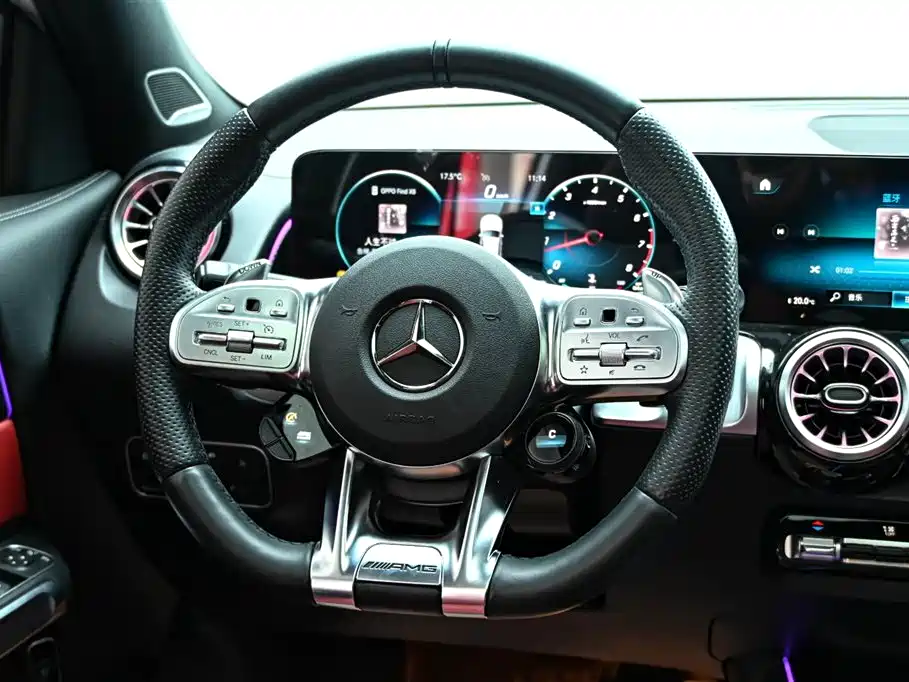 Mercedes-Benz GLB AMG 2023 — фото 21