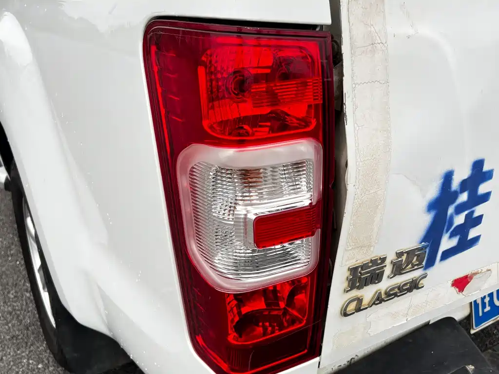 Isuzu RE-MAX 2018 — фото 32