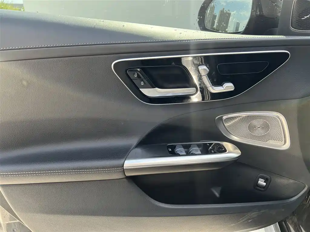 Mercedes-Benz C-Class 2023 — фото 11