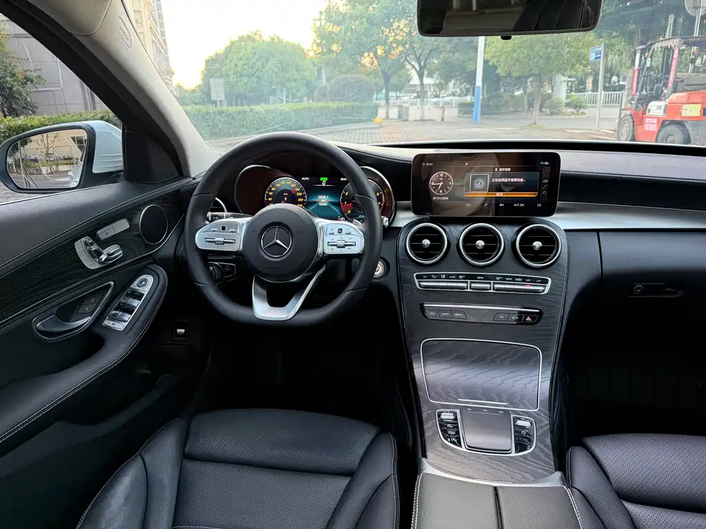 Mercedes-Benz C-Class 2020 — фото 17