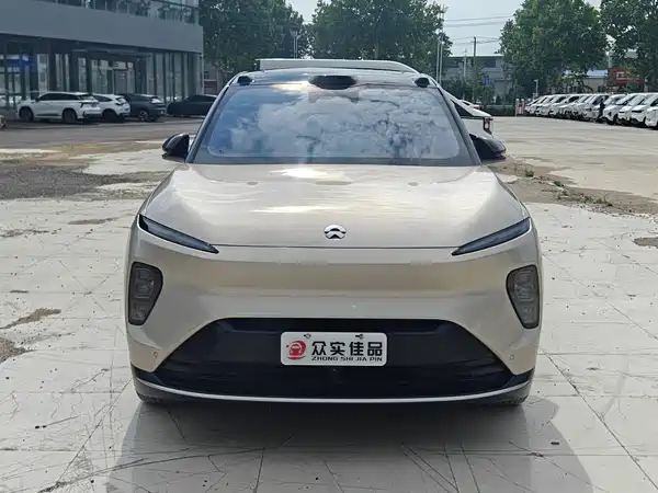 NIO ES8 2023