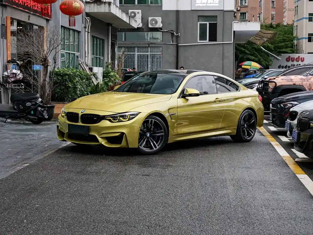 BMW M4 2017 — фото 1
