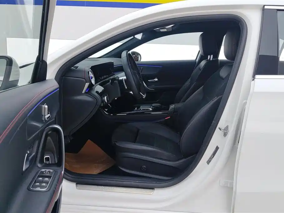 Mercedes-Benz A-Class 2023 — фото 9