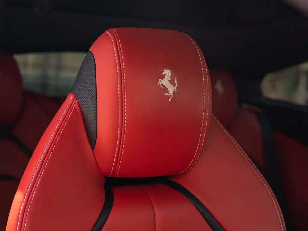 Ferrari GTC4Lusso 2019 — фото 18
