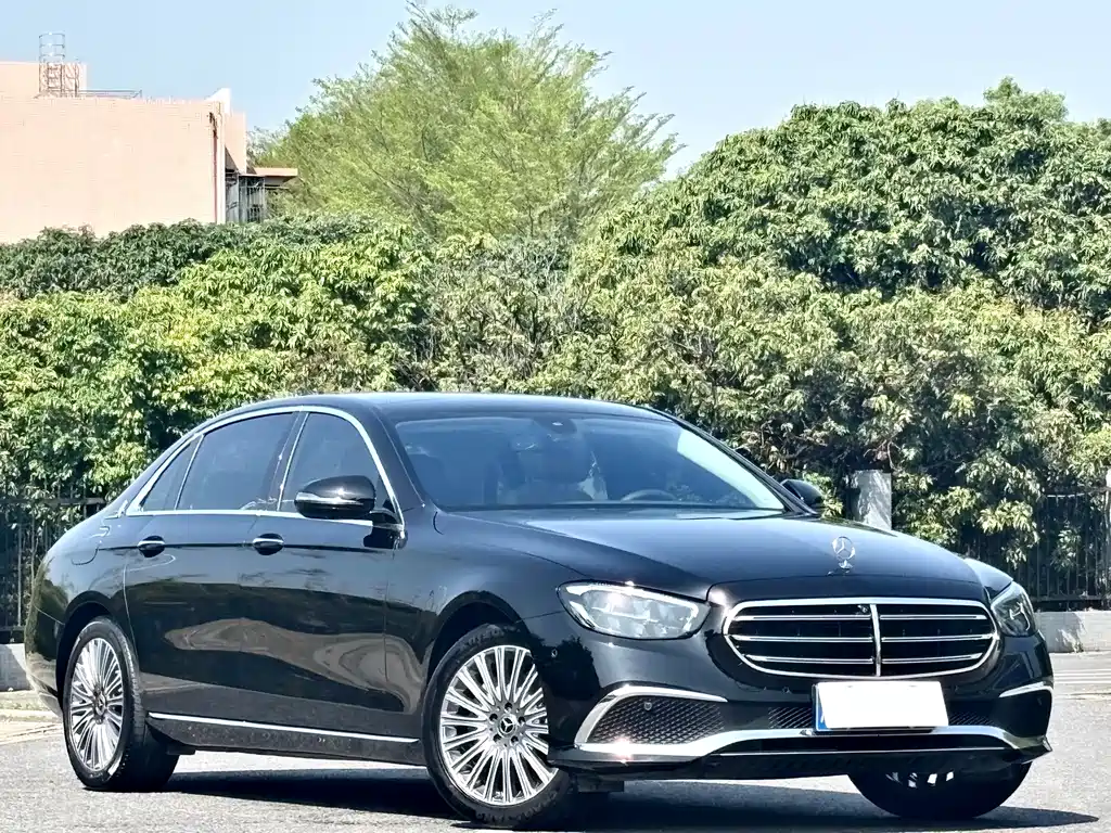 Mercedes-Benz E-Class 2023 — фото 3