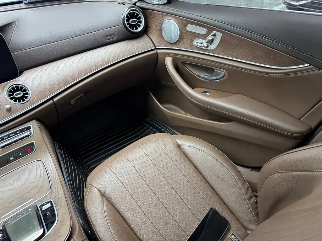 Mercedes-Benz E-Class 2020 — фото 9