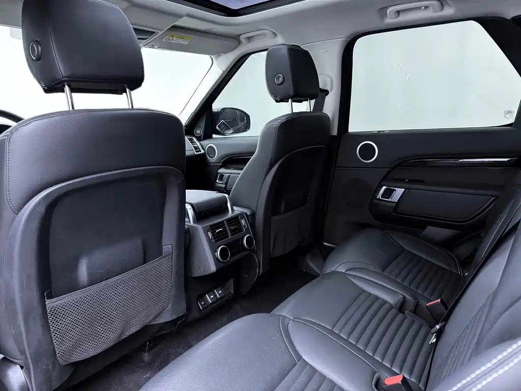 Land Rover Discovery 2024 — фото 17