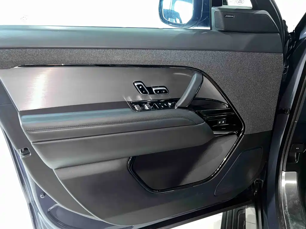 Land Rover Sport 2024 — фото 15