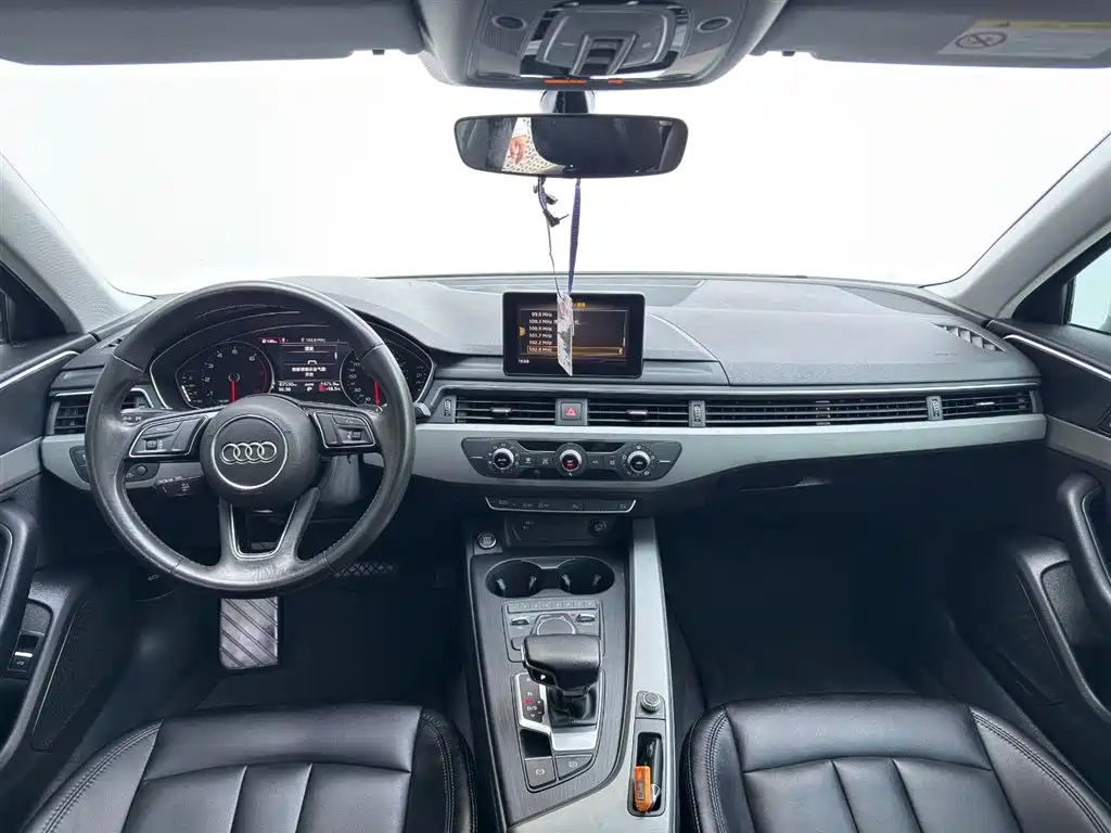 Audi A4L 2019 — фото 10