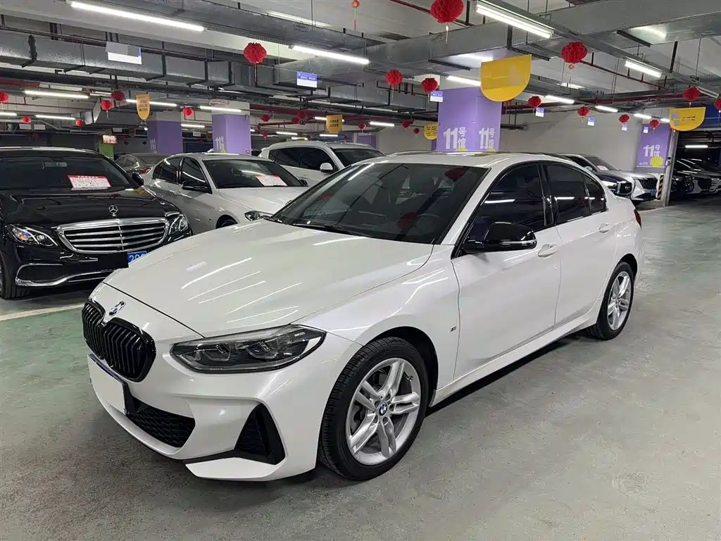 BMW 1 Series 2022 — фото 1