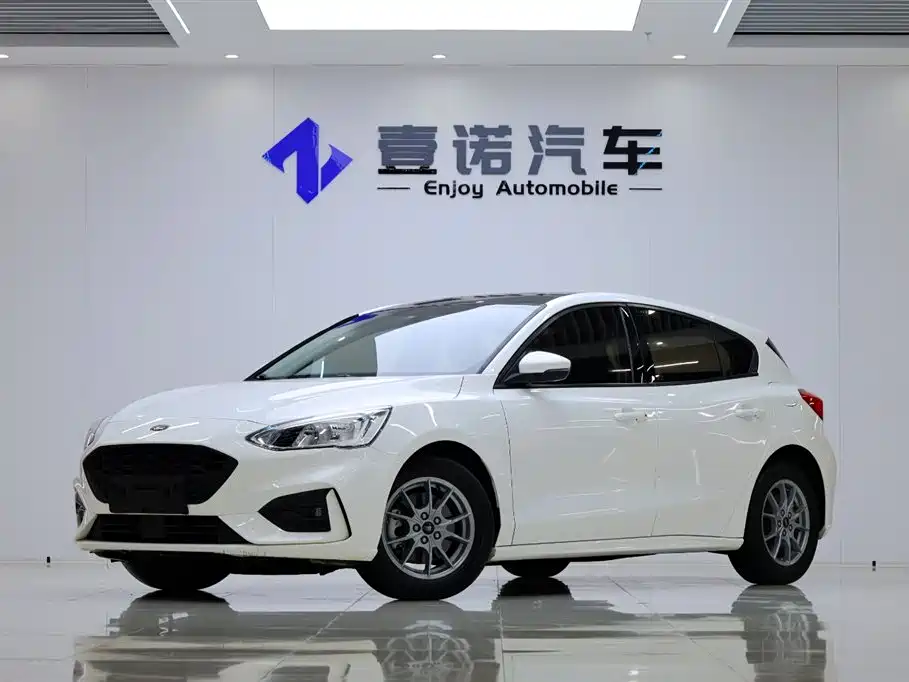 Ford Focus 2020 — фото 1