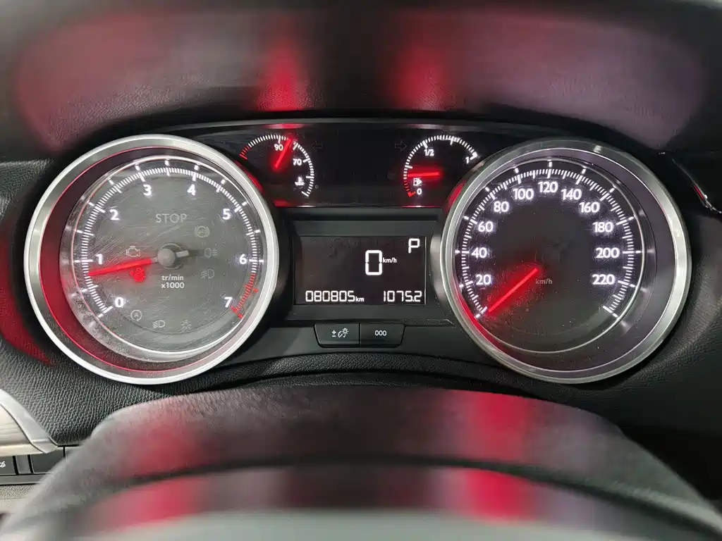 Peugeot 408 2014 — фото 15
