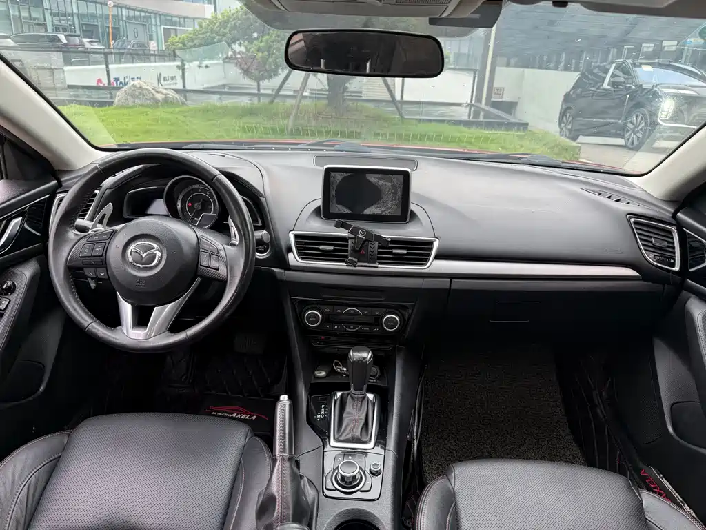 Mazda 3 Axela 2016 — фото 16