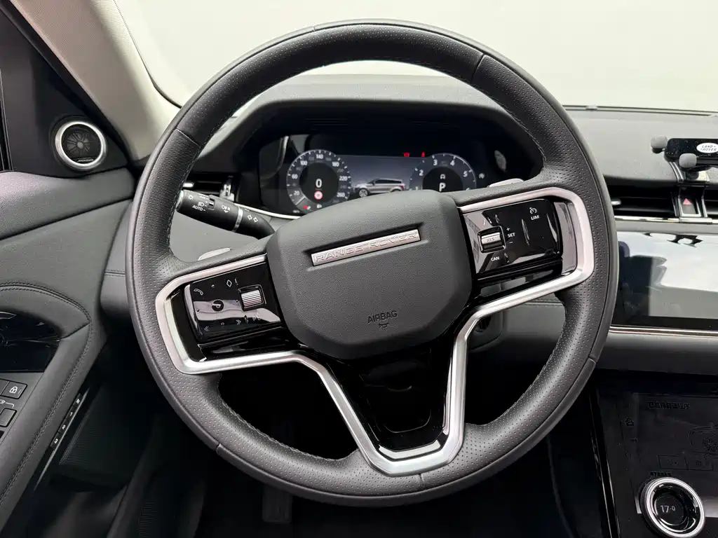 Land Rover Evoque 2023 — фото 15