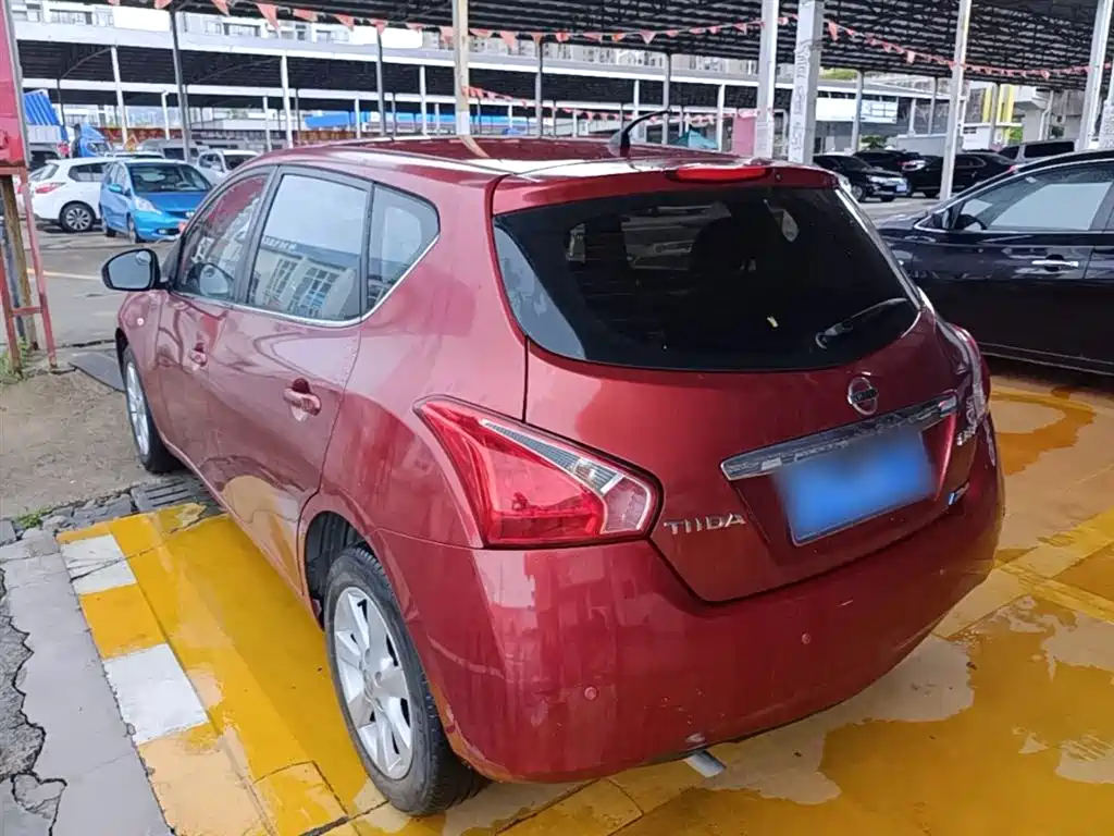Nissan Tiida 2015 — фото 5