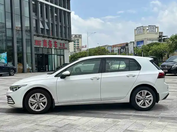 Volkswagen Golf 2021