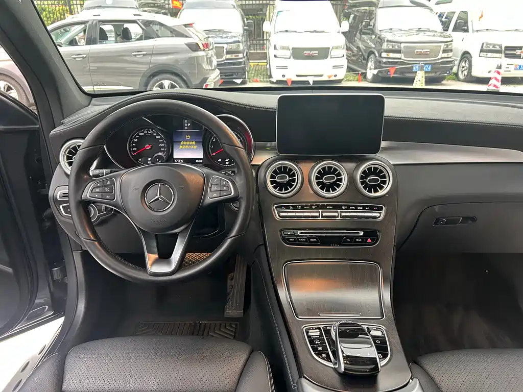 Mercedes-Benz GLC 2019 — фото 11