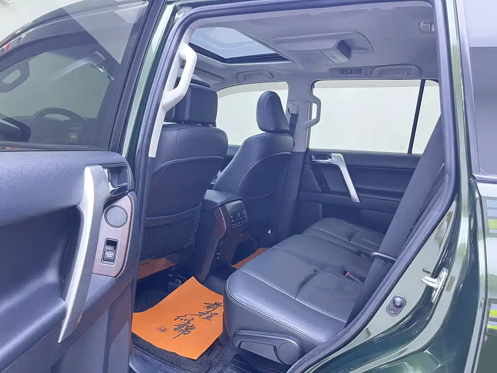 Toyota Prado 2017 — фото 10
