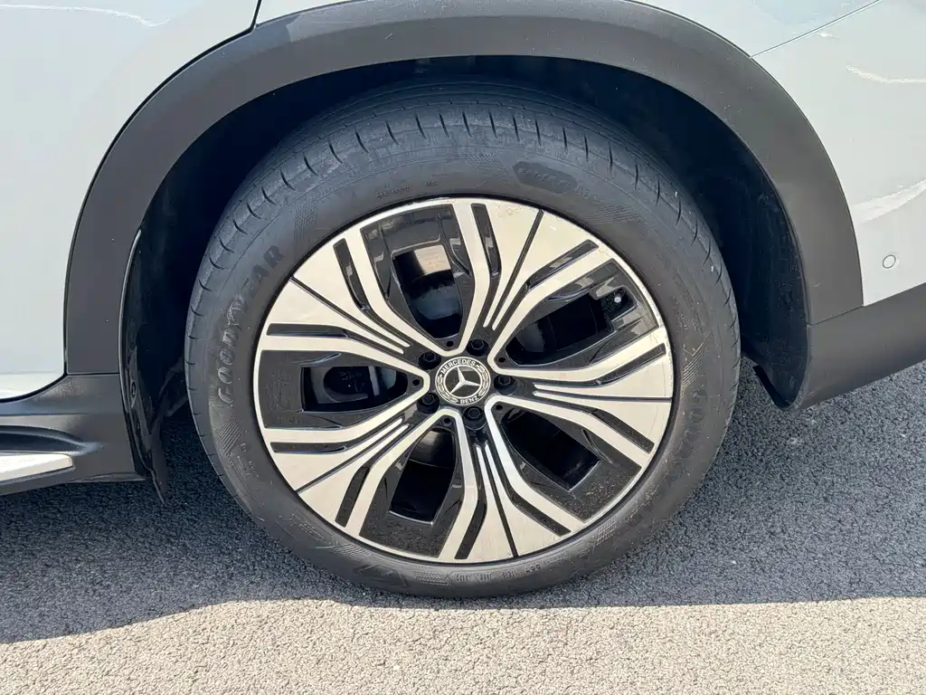 Mercedes-Benz EQE SUV 2023 — фото 20