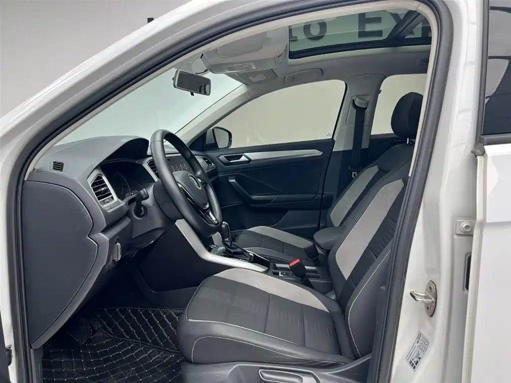 Volkswagen T-Roc 2021 — фото 13