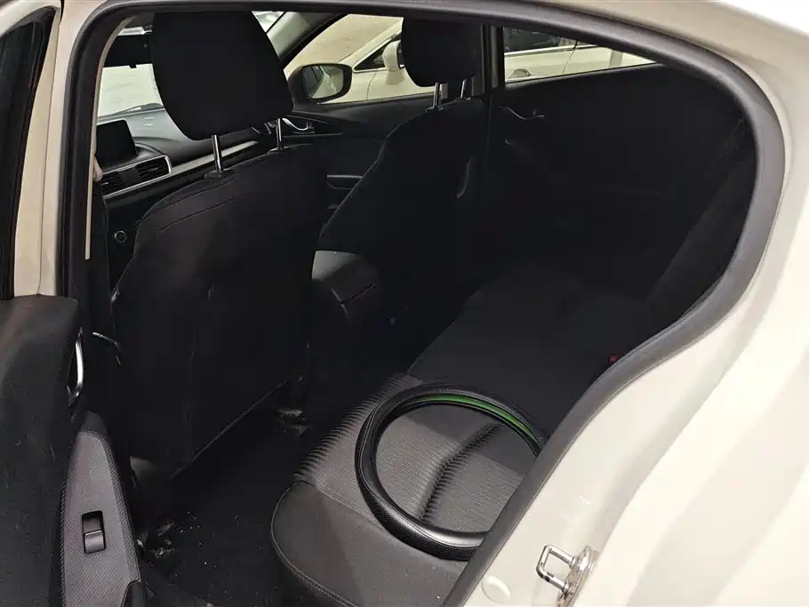 Mazda 3 Axela 2015 — фото 11