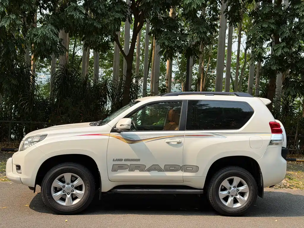 Toyota Prado 2015 — фото 2