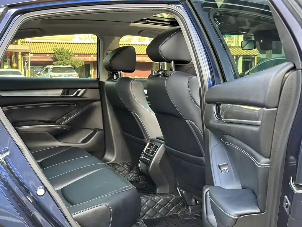 Honda Inspire 2019 — фото 13