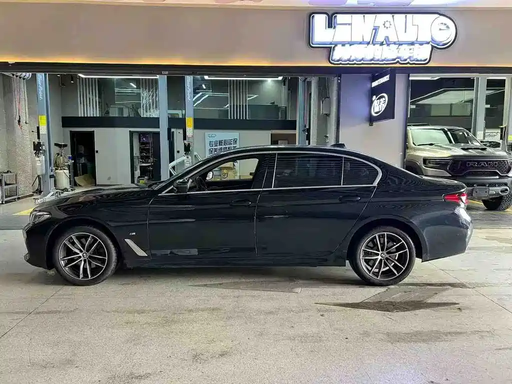 BMW 5 Series 2023