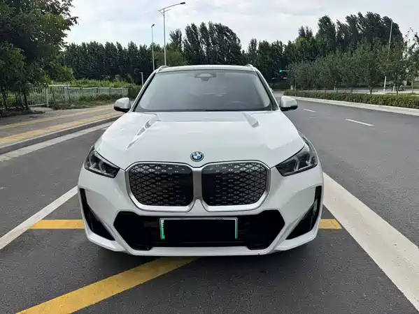 BMW iX1 2024