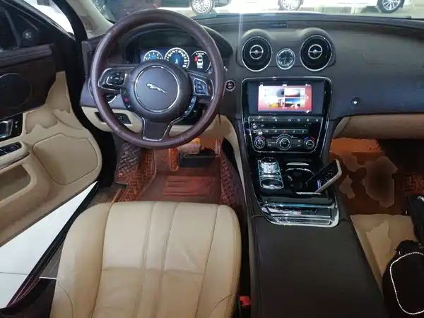 Jaguar XJ 2017