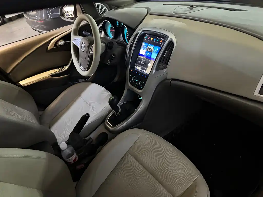 Buick Excelle 2014 — фото 13